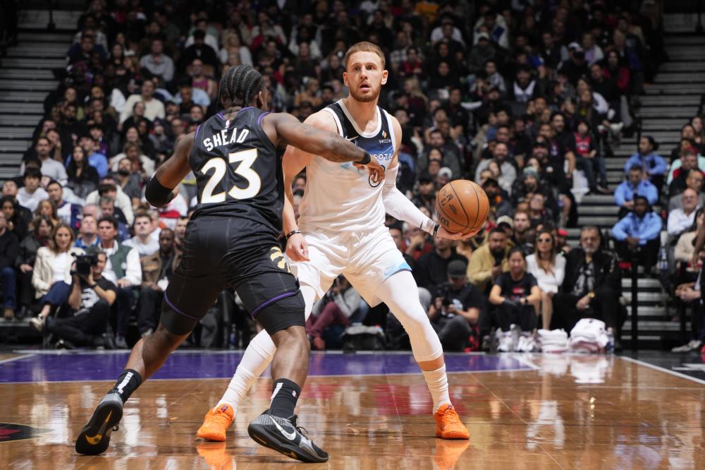 场的拼抢中 场的拼抢中